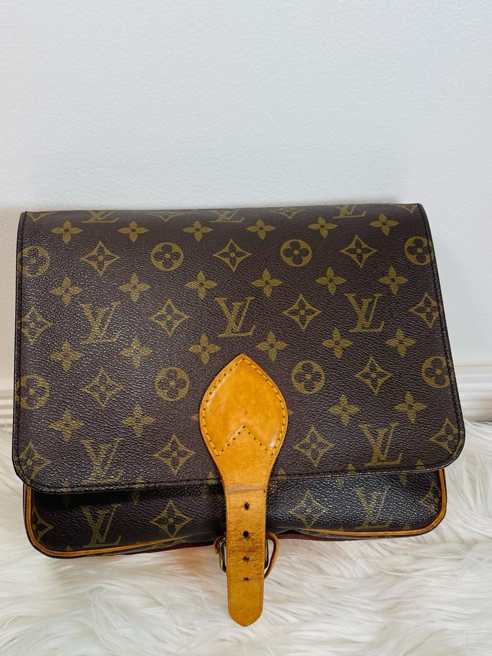 LV Authentic Crossbody Vintage - Picture 12 of 16